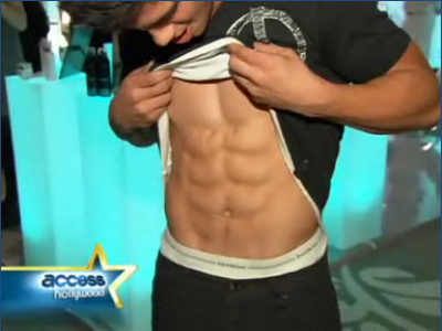 taylor-lautner-abs