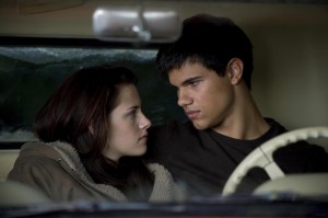 new-moon-movie-still-jacob-and-bella