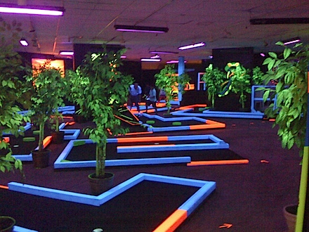 Glow Putt Golf