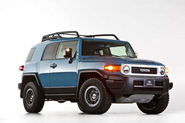 2013SEMA_TOYOTA_ULTIMATE_FJ_1