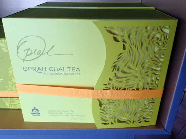 Oprah Chai Tea Set Exterior